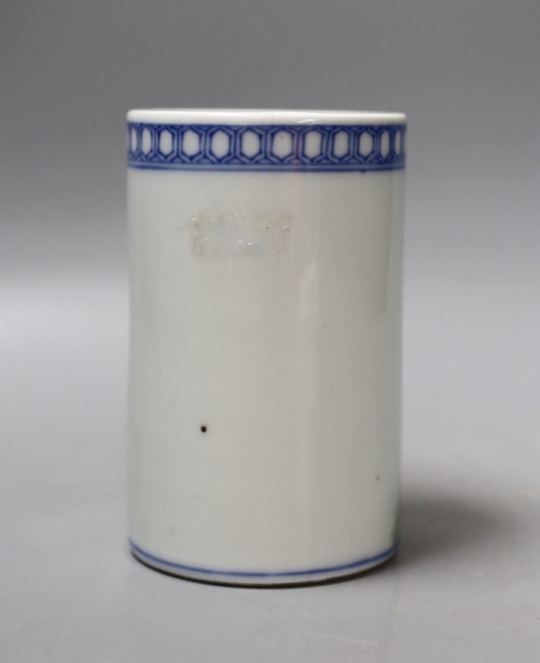 A Chinese famille rose brush pot, 12cm